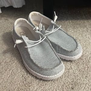 LIGHTLY WORN WOMENS HEY DUDES